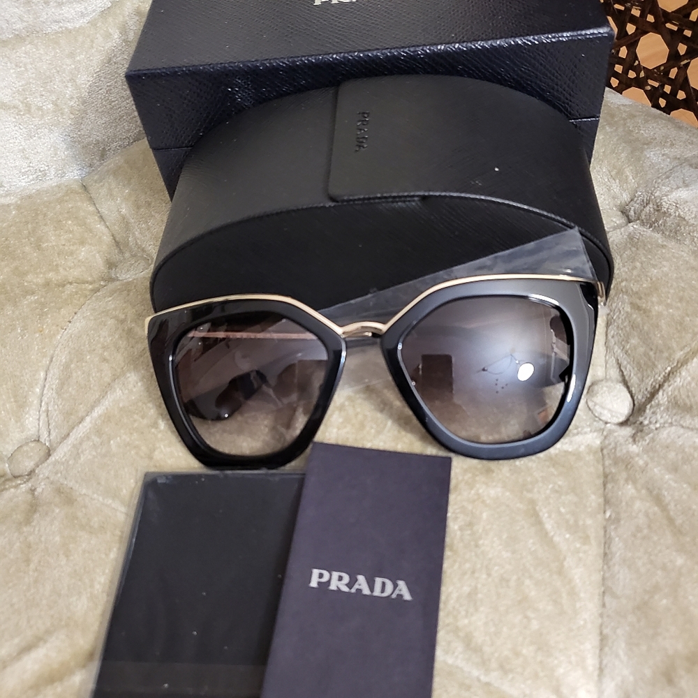 Authentic Prada sunglasses - Picture 1 of 9